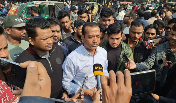 ছাত্রদলের মুখোমুখি নির্বাচন কমিশন, তিন অভিযোগে ঘেরাও