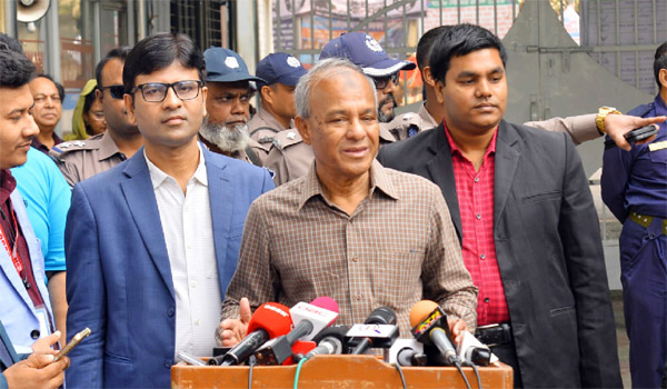 একজনের ভোট অন্যজনের দিতে পারার সম্ভাবনা খুবই কম: স্বরাষ্ট্র উপদেষ্টা