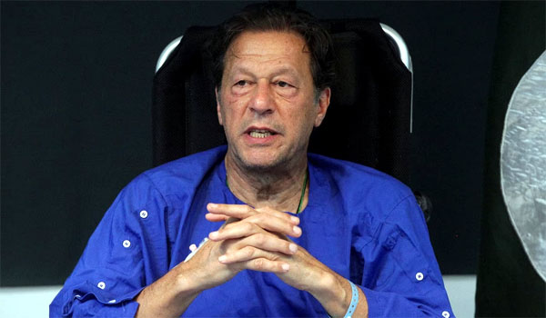বিগত পাকিস্তানি অধিনায়করা ইমরানের স্বাস্থ্যের জন্য দ্রুত চিকিৎসার দাবি জানালেন