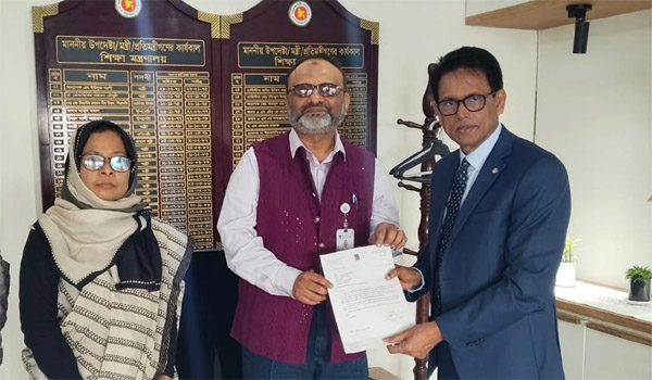 ঢাবি উপাচার্য অধ্যাপক নিয়াজ আহমদ খান পদত্যাগ করলেন