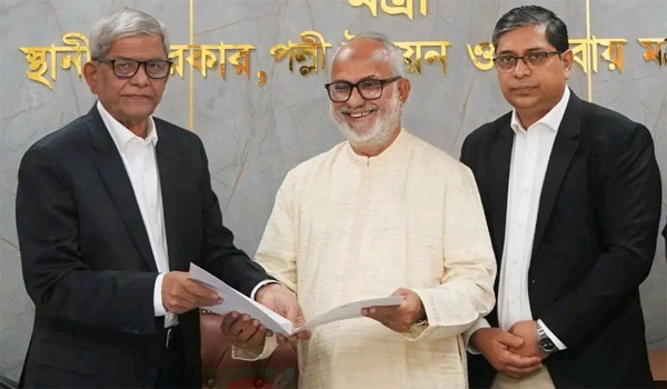 খুলনা সিটি কর্পোরেশনের প্রশাসক হিসেবে নজরুল ইসলাম মঞ্জুর যোগদান