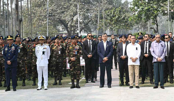 পিলখানায় নিহত সেনাদের প্রতি রাষ্ট্রপতি ও প্রধানমন্ত্রী শ্রদ্ধা নিবেদন