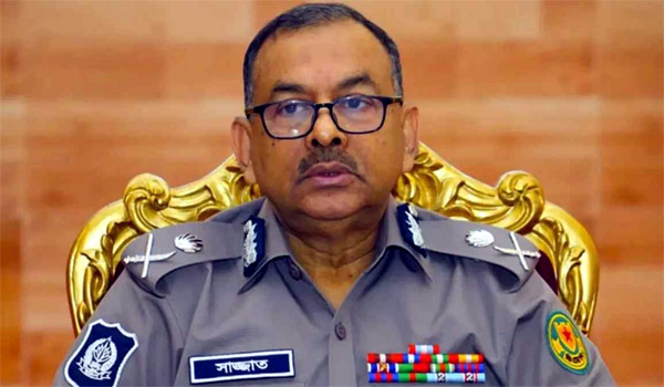 ডিএমপি কমিশনার সাজ্জাত আলী পদত্যাগ করেছেন