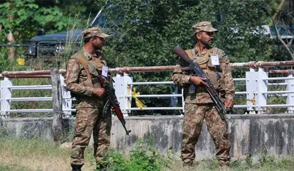 খাইবার পাখতুনখোয়া ও বালুচিস্তানে পৃথক অভিযান চালিয়ে ৩৪ সন্ত্রাসী নিহত