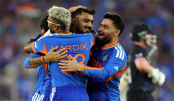 নিউজিল্যান্ডকে ১০০ রানে উড়িয়ে টানা দ্বিতীয়বার টি-টোয়েন্টি বিশ্বকাপ জিতল ভারত