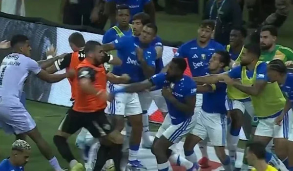 ব্রাজিলে ফাইনালে মারামারি—২৩ জনকে লাল কার্ড