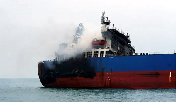 বসরার কাছে ট্যাংকারে হামলায় ভারতীয় নাবিক নিহত