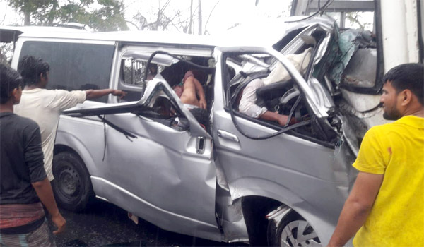 বাগেরহাটে সড়ক দুর্ঘটনায় নিহতদের পরিচয় জানা গেছে