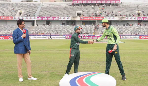 এক ম্যাচ বাকি রেখে সিরিজ জয়ের লক্ষ্যে টস জিতে ফিল্ডিংয়ে বাংলাদেশ