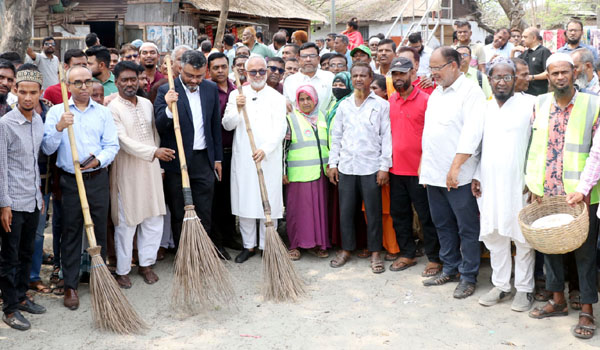 খুলনায় ডেঙ্গু প্রতিরোধে ‘ক্রাশ’ পরিচ্ছন্নতা অভিযান শুরু