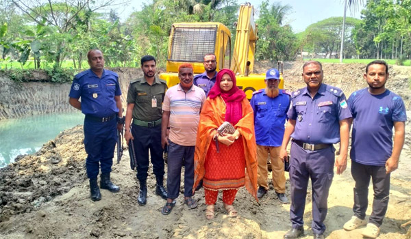 কালীগঞ্জে ভ্রাম্যমান আদালত: মাটি উত্তোলনে এককে ৫০ হাজার, সড়ক আইনে ৪ জনকে জরিমানা