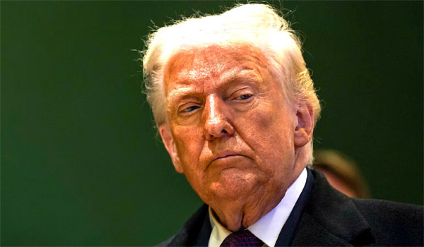 হরমুজ প্রণালি খুলতে ইরানকে ৪৮ ঘণ্টার আলটিমেটাম দিয়েছেন ট্রাম্প