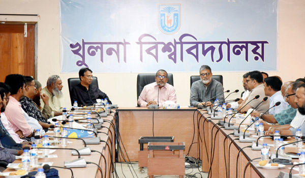 খুলনা বিশ্ববিদ্যালয়ে উপাচার্যের সঙ্গে ঈদ-পরবর্তী একাডেমিক ও প্রশাসনিক মতবিনিময়