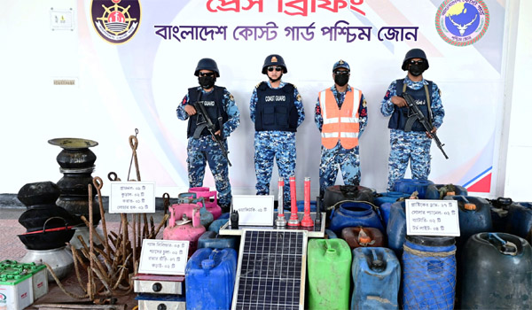 মোংলা কোস্টগার্ডের অভিযানে সুন্দরবনে ‘ছোট সুমন’ বাহিনীর আস্তানা ধ্বংস, মালামাল উদ্ধার