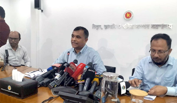 একদিনের অভিযানে প্রায় ৮৮ হাজার লিটার অবৈধ জ্বালানি তেল উদ্ধার