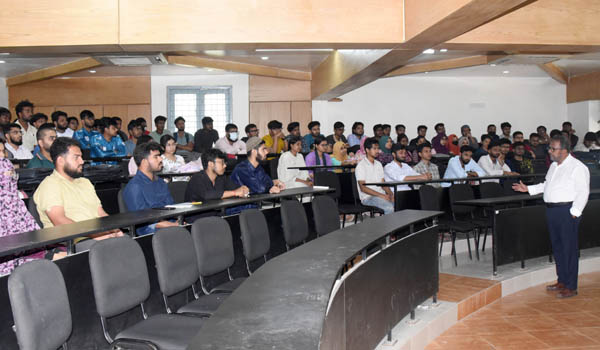 শিক্ষার্থীদের প্রযুক্তিগত দক্ষতা আকাশ ছোঁয়ার সুযোগ অপরিহার্য