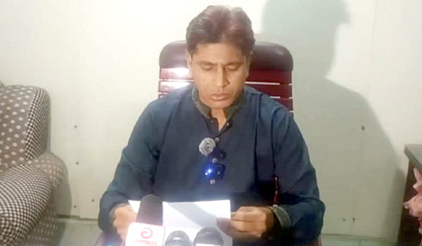 সাতক্ষীরায় নীতিহীন কমিটি গঠনের প্রতিবাদে ১২ নেতার পদত্যাগ