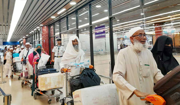 ৪১৯ হজযাত্রীসহ প্রথম ফ্লাইট সৌদিতে আজ রাত ১২:২০ এ ছাড়বে