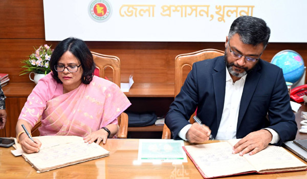 খুলনায় প্রথম নারী জেলা প্রশাসক—মিজ হুরে জান্নাত দায়িত্বগ্রহণ করলেন