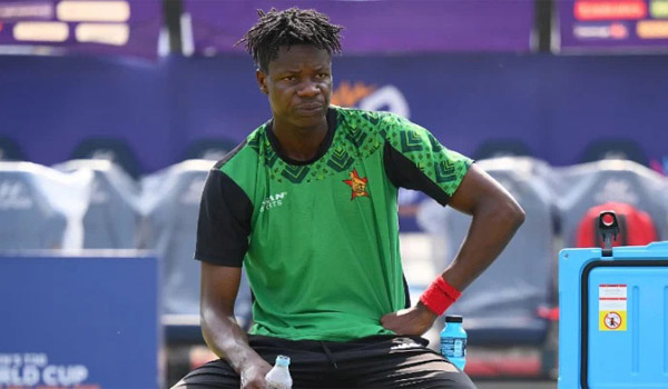 পিএসএলে জিম্বাবুয়ের ব্লেসিং মুজারাবানিকে দুই বছরের নিষেধাজ্ঞা