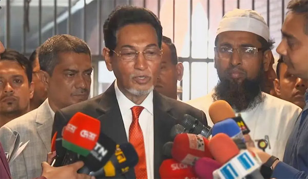 চট্টগ্রামে দুই লাখ টন তেল নিয়ে দুই জাহাজ বন্দরে নোঙর করেছে: চিফ হুইপ