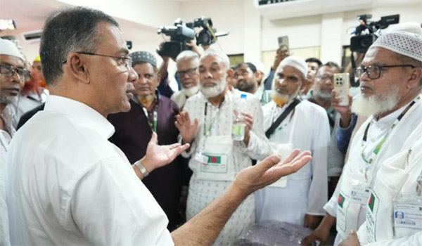 প্রধানমন্ত্রী উদ্বোধন করলেন চলতি বছরের হজ ফ্লাইট কার্যক্রম