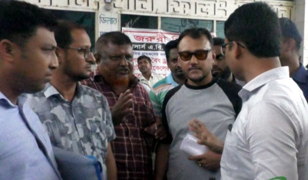 সাতক্ষীরায় মজুদ তেল বাড়তি দামে বিক্রির অভিযোগে পাম্পকে ২০ হাজার টাকা জরিমানা