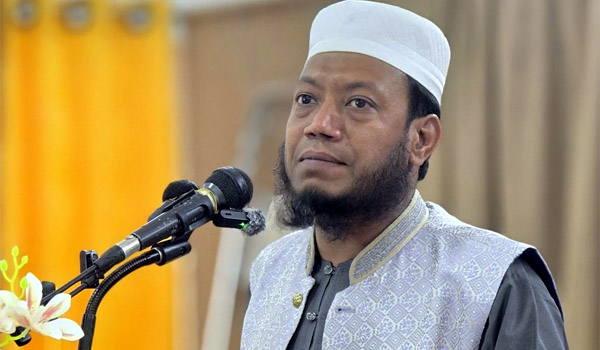 ফজলুর রহমানকে নিয়ে মন্তব্য: কুষ্টিয়া-৩ এমপি মুফতি আমির হামজাকে ফের আইনি নোটিশ