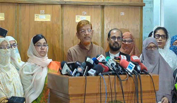 সরকার ভুল পথে গেলে নারী এমপিরাও সোচ্চার হবেন: হামিদুর রহমান আযাদ