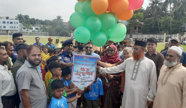 সাতক্ষীরায় জেলা পর্যায়ের প্রাথমিক গোল্ডকাপ ফুটবল টুর্নামেন্টের উদ্বোধন