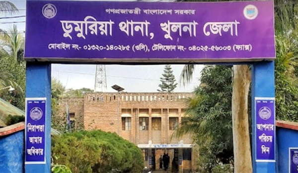 ডুমুরিয়ায় পেট্রোল ঢেলে স্ত্রীকে আগুন দিয়ে হত্যাচেষ্টার অভিযোগ, স্বামী পলাতক