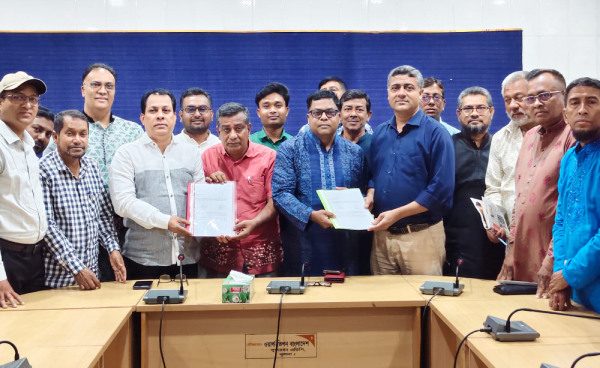 খুলনা প্রেসক্লাবের নবনির্বাচিত কমিটির কাছে দায়িত্ব হস্তান্তর
