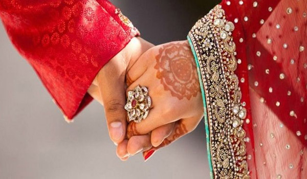 শৈলকুপায় মেয়ের বিয়ের পাত্রকে ধরে পালালেন মা