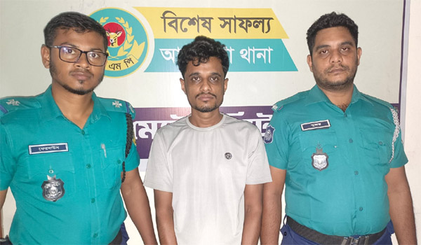 খুলনার আড়ংঘাটায় তালিকাভুক্ত সন্ত্রাসী জুয়েল সরদার গ্রেফতার
