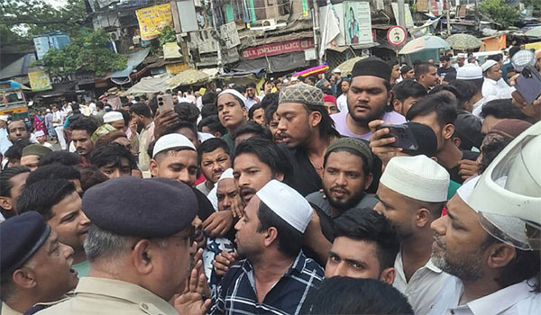 কলকাতায় জুমার নামাজকে কেন্দ্র করে উত্তেজনা, রাজাবাজারে কেন্দ্রীয় বাহিনী মোতায়েন