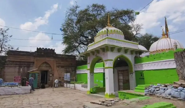 মধ্যপ্রদেশ হাইকোর্ট ভোজশালাকে সরস্বতী মন্দির ঘোষণা, নামাজে নিষেধাজ্ঞা